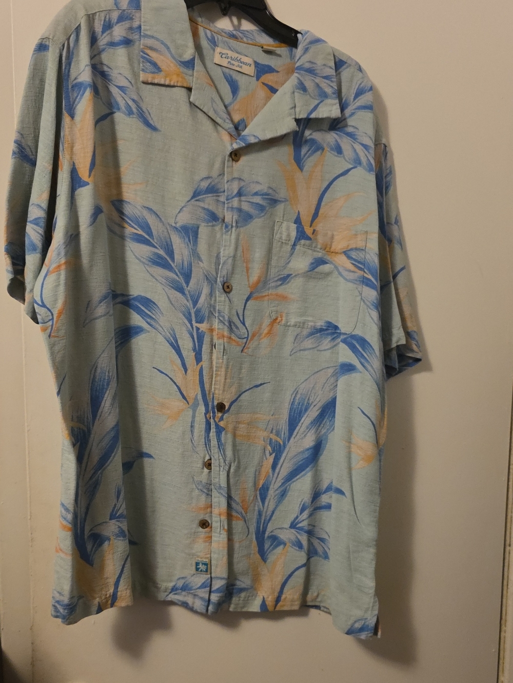 Caribbean Light Blue Tropical Print Short-Sleeve Button-Down Shirt